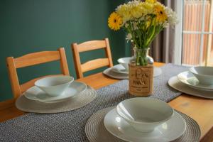 Modern Stylish 3 Bed Home Stafford - Pass the Keys