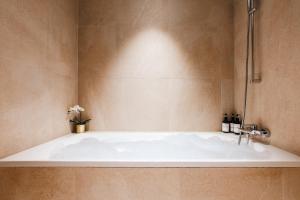 WF 104m2 Prestige with Terrace, Gym and Pool