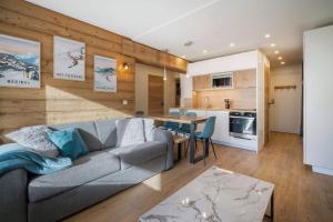 Ski-in ski-out Val thorens fully Renovated central with panoramic views