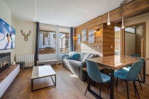 Ski-in ski-out Val thorens fully Renovated central with panoramic views