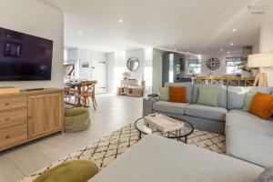 Mill Village 71-72, Milly Cottage