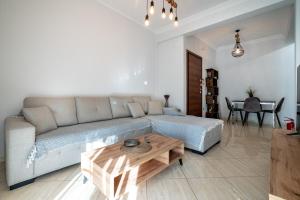Central Nea Smyrni 2BR Apt-Near Transport by ΜΡS