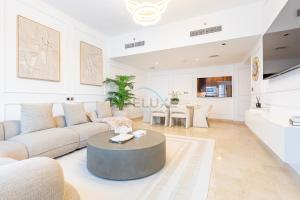 Marina Canal View Apartment, Walking Distance to The Metro and Tram, Near The Beach and Top Dining - Bayside Residence, Dubai Marina by Deluxe Holiday Homes