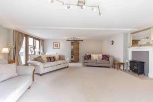 4 Bed in Stoney Middleton oc-c34609