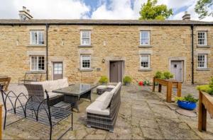 4 Bed in Stoney Middleton oc-s34610