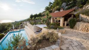 Villa Stolovi with panorama view by Villas Guide