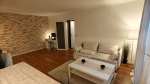 Cosy Place, Private Parking, 26 min to Paris