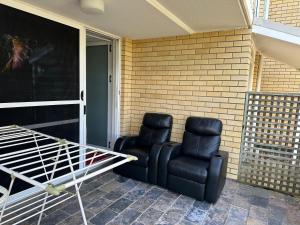 UQ single bedroom with pool Q2
