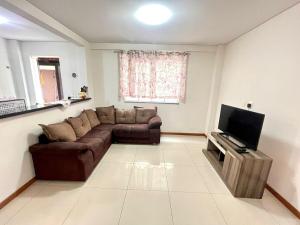 Apartamento em Bombinhas com Churrasqueira - 150m do Mar