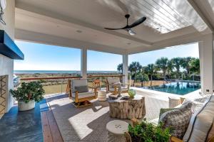 Brand New Custom Oceanfront home- Stunning views, 6 bd, pool, elevator