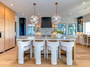 Brand New Custom Oceanfront home- Stunning views, 6 bd, pool, elevator