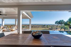 Brand New Custom Oceanfront home- Stunning views, 6 bd, pool, elevator