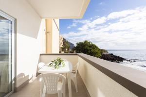 Home2Book Beachfront Sea View Apart Las Gaviotas