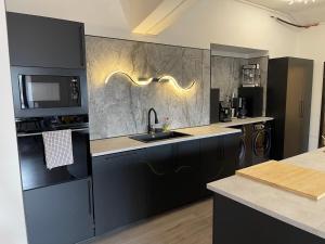 The Onyx Glow- 99m2 Designer Loft