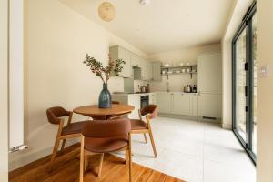 Your Home - 2 bedroom Mews House in Notting Hill