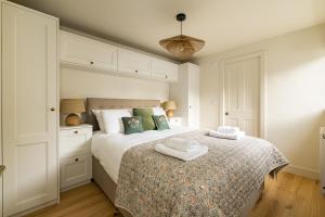 Your Home - 2 bedroom Mews House in Notting Hill