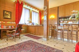 Hotels Grand Hotel Dechampaigne : photos des chambres