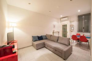 Via Piero della Francesca 38