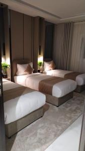 مدنايت -midnight