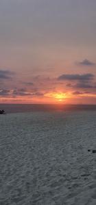 Loft com Suíte Beira-Mar, mobiliada e Wi-Fi