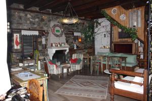 Feggaropetra Inn Magic Mountain House Olympos Greece