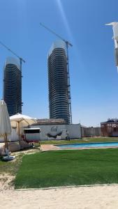 Modern Apartment Free Pool free beach access