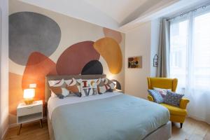 Vic House by Rental in Rome