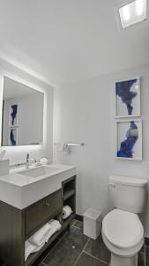 726 King Corner Near MetLife & American Dream