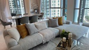 Kensington - Serene 2BR Walk to Dubai Mall & Burj
