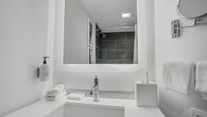 728 King Corner Near MetLife & American Dream