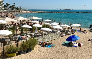 Côte dAzur Saint-Raphaël, rez-jardin rénové