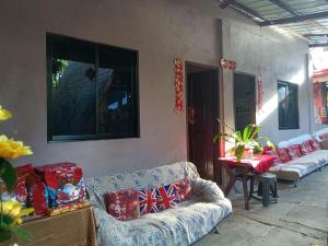 Daisy Food House and Inn