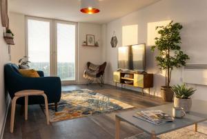 Modern & Spacious 2 Bed Apartment by Old Trafford