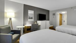 819 Double Queen Near MetLife & American Dream