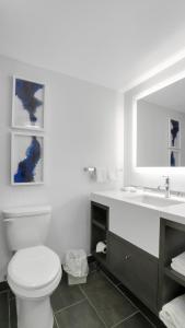 819 Double Queen Near MetLife & American Dream