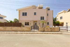 Villa Dione by Villa Plus