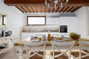 Villa with Pool Luxury Villa with Pool