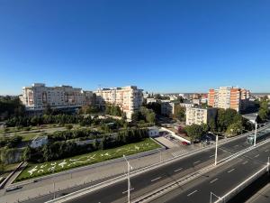 Panoramic City View UltraCentral Modern design