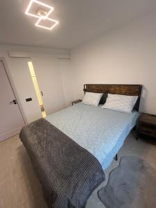 Panoramic City View UltraCentral Modern design