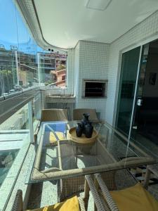 4 ILHAS, 2 SUITES, 2 GARAGENS