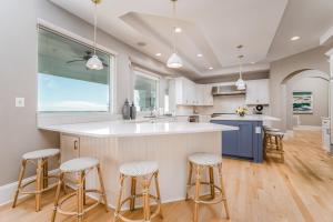 Discounts!! Serenity- 2 50th One of a kind Oceanfront Master Piece, PoolHot Tub