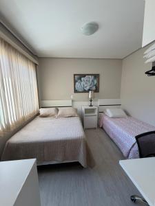 4 ILHAS, 2 SUITES, 2 GARAGENS