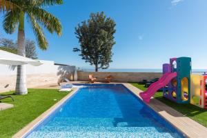 Seaview Villa with Pool, Gym & Home Cinema