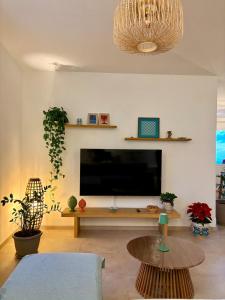 Casa delle Pomelie - large apartment with view