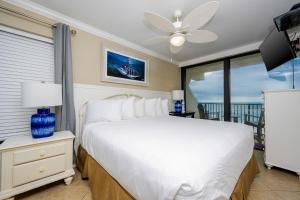 Island Winds West 572