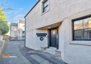 Comfy 1 Bed Airdrie Flat w Private Parking