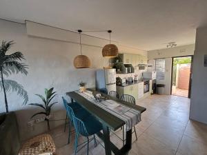 The Palms Apartment on the beachfront, wifi, TV