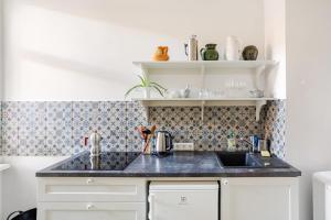 Parkview Apartment II Art & Design