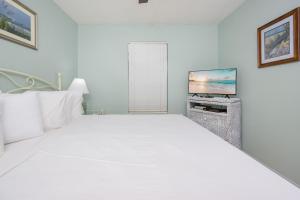 Island Winds West 776