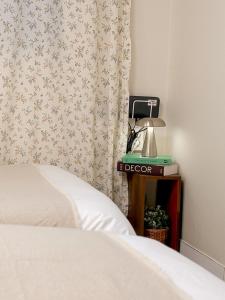 NEW 7 minutes from Hongik University Station Airport Railroad Airport Bus 3 minutes 5 people